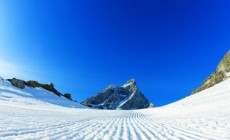CERVINIA - Oggi aprono gli impianti e lo sci estivo