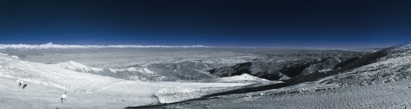 Sciare con vista sulla Pianura Padana e l'Alpi Italiane (IR), Artesina / Mondolè