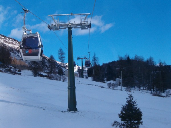 cabinovia fermata intermezzo tra Ponte di Legno e Passo del Tonale