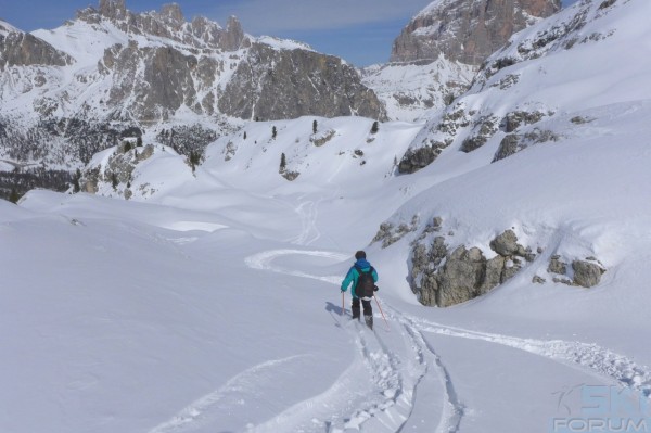 fuoripista appena sotto il monte averau