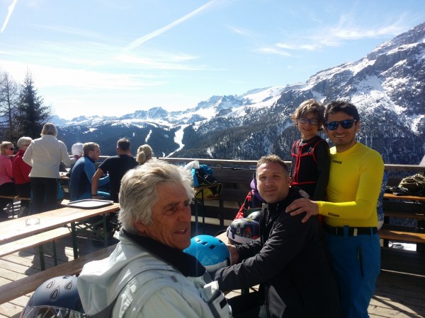 Rifugio Col Pradat:Alberto di Mantova,Helmut di Chiusa,Tommy e Vito di Brescia.