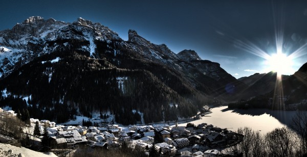alie2_crop-1.jpg (604.33 KiB) Visto 8238 volte Alleghe and its iced lake
