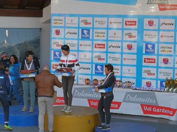 Gardenissima 2018-Premiazioni di Quario,Kostner e Zini.jpg (2.72 MiB) Visto 25306 volte Quario,Isolde Kostner e Zini