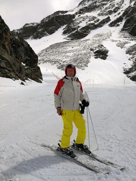 Val Senales Lun.30-4-18 Gianfranco soddisfatto.jpg (2.73 MiB) Visto 30078 volte Gianfranco Tavazzani soddisfatto