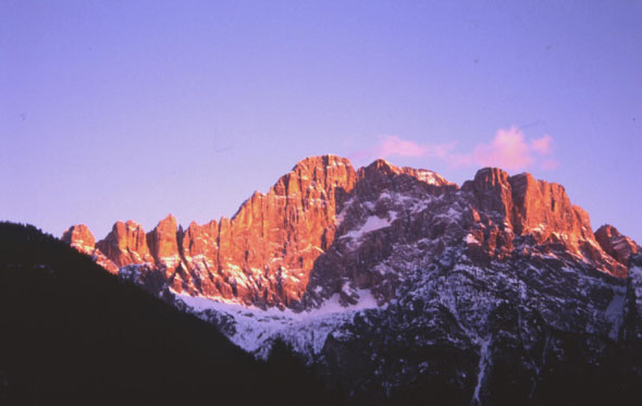 La parete nord del Civetta con l'enrosadira(arrossamento)