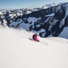 skifahrerin_carven_wiedersbergerhorn28c29ski_juwel_alpbachtal_wildschoenau.jpg