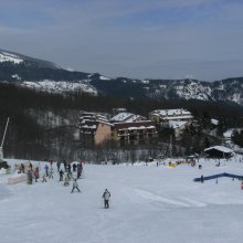 FEBBIO_PARTENZA_TRIPOSTO_TAPPETO_CAMPO_SCUOLA_E_PARCO_GIOCHI.JPG