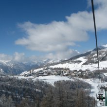 Sestriere_visto_dalla_seggiovia_Chisonetto-Banchetta.JPG