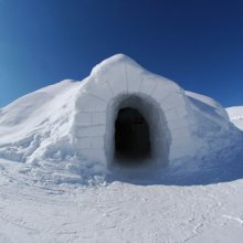 Villaggio_di_igloo_sul_ghiacciaio_Zugspitze.jpeg