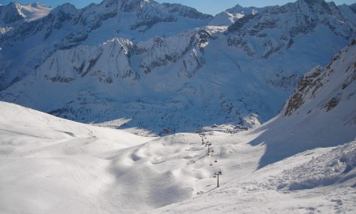 sciare al passo del tonale in primavera