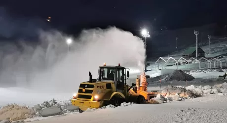 SESTRIERE - Si lavora sulla pista in vista della Coppa del mondo 