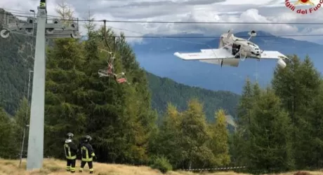 TEGLIO - Un aereo si impiglia nei cavi della seggiovia