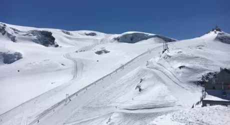 CERVINIA - Ultima settimana di sci estivo