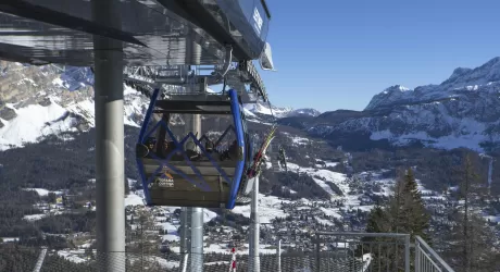 CORTINA - Tofana Freccia nel cielo rimanda l'apertura al 6 dicembre