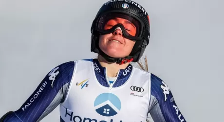 BANSKO - Goggia, trauma contusivo: salta la discesa di domani