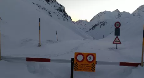 LIVIGNO - Troppa neve, il Passo Forcola chiude in anticipo