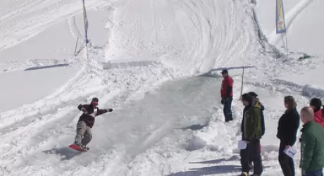 PIANI DI BOBBIO - Torna lo Snowsplash: risate e pazzie il 3 aprile