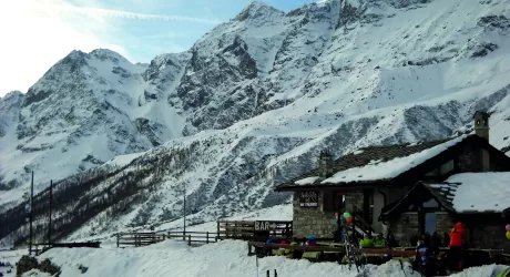 CERVINIA - Truffa sugli sci, affittato un appartamento fantasma