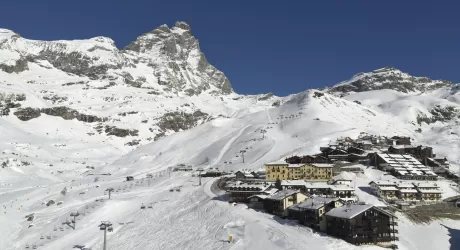 Cervinia, si scia tutti i giorni fino al 7 settembre