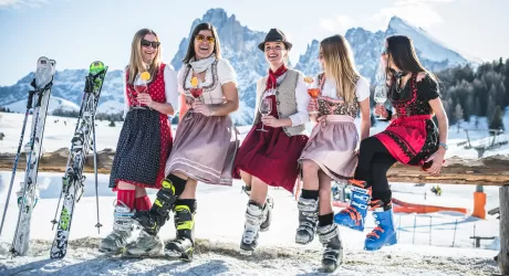 ALPE DI SIUSI - Per la festa della donna si scia in Dirndl