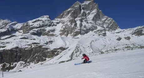 Cervinia, dal 5 maggio lo sci continua in quota