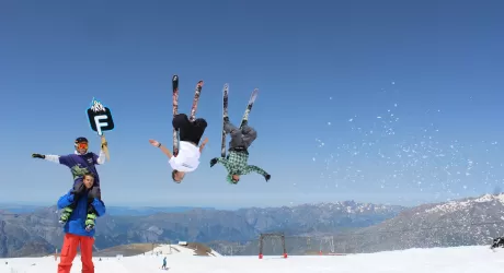 LES DEUX ALPES - A luglio iniziano i corsi di freeski