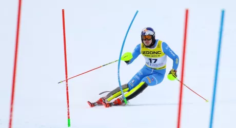 Feller guida la prima manche dello slalom, Vinatzer e Sala in top 10