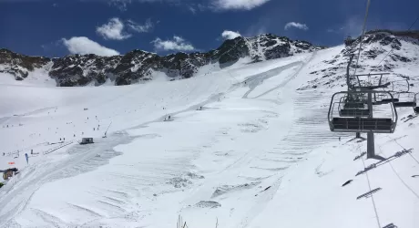VAL SENALES - CHIUSA LA STAGIONE, SI SCIA AL PRESENA ASPETTANDO LO STELVIO
