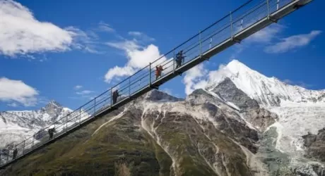 VALLESE - VICINO A ZERMATT IL PONTE PEDONALE SOSPESO DA RECORD