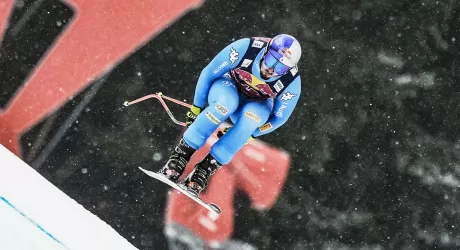 KITZBUEHEL - Feuz vince la seconda discesa, Paris e Innerhofer in top 10