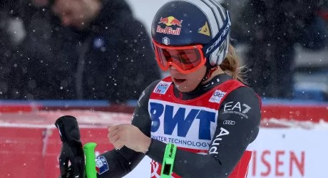 Infortunio Goggia: frattura scomposta a una mano, ma ci prova per domani