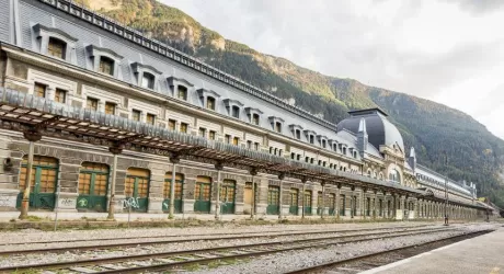 CANDANCHU - La più bella stazione ferroviaria spagnola sarà un 5 stelle vicino alle piste