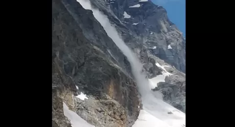 CERVINIA - Il video della frana sul versante italiano del Cervino 