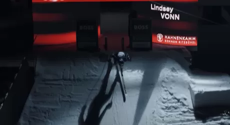 Lindsey Vonn prova la Streif in notturna, video