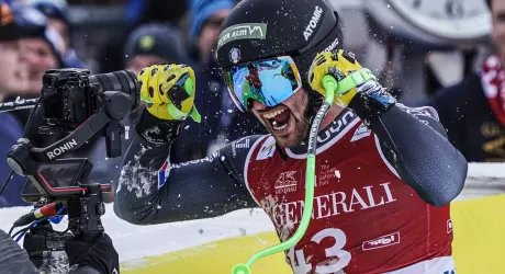 La favola di Schieder a Kitzbuehel con un pensiero per Peter Fill