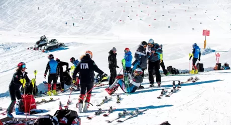 VAL SENALES - I gigantisti si allenano in vista di Soelden