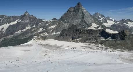 CERVINIA - Sul ghiacciaio di Zermatt allenamenti per velocisti e gruppo elite femminile