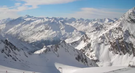 STUBAI - Da mercoledì si torna a sciare sul ghiacciaio