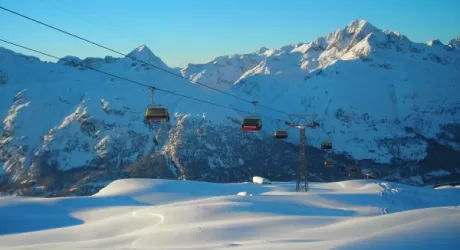 ST. MORITZ - Sabato 20 aprono gli impianti al Corviglia e al Corvatsch