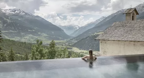 BORMIO - BAGNI VECCHI, RIAPRE VASCA PANORAMICA CON CONCERTO DI GINO PAOLI