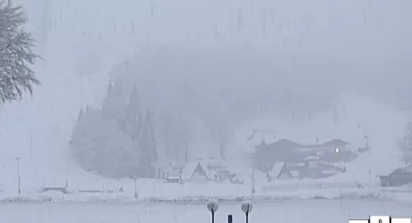 CERRETO LAGHI - Ancora neve, chiusura posticipata