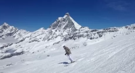 CERVINIA - Si scia fino al 1 maggio e poi nei weekend