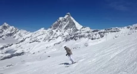 CERVINIA - Ultimo weekend di sci, poi appuntamento al 25 giugno