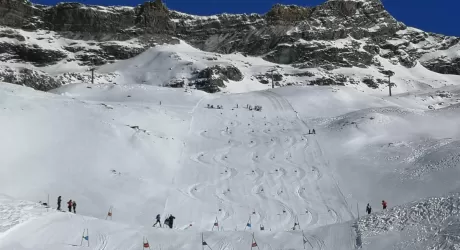 CERVINIA - La ski area è aperta per gli atleti, in arrivo Goggia, Brignone e Bassino