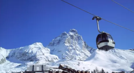 CERVINIA - La scuola sci del Cervino compie 75 anni
