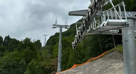 COLERE - Cabinovia Carbonera - Polzone, i lavori procedono spediti: montati i sostegni