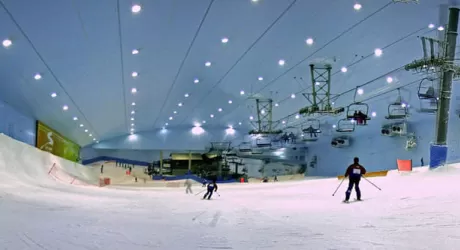 SCI INDOOR - A Dubai la pista da sci al coperto più lunga
