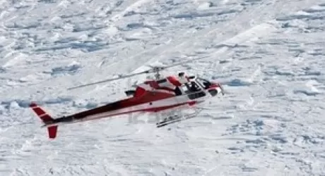 FOLGARIA - La neve arriva in elicottero