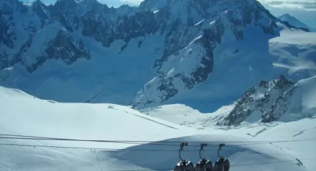 MONTE BIANCO - 100 persone bloccate in funivia sul Monte Bianco