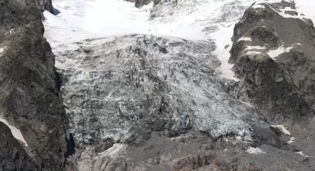 COURMAYEUR - Comitato Val Ferret: "Basta sensazionalismo sul ghiacciaio Planpinceux"